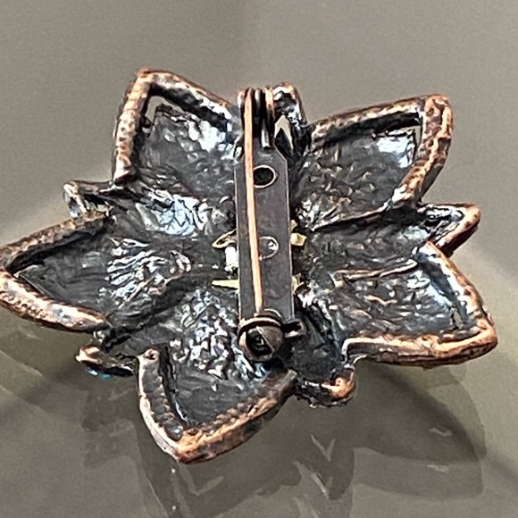 Vintage Copper Flower & Blue Crystals Brooch - Picture 4 of 4
